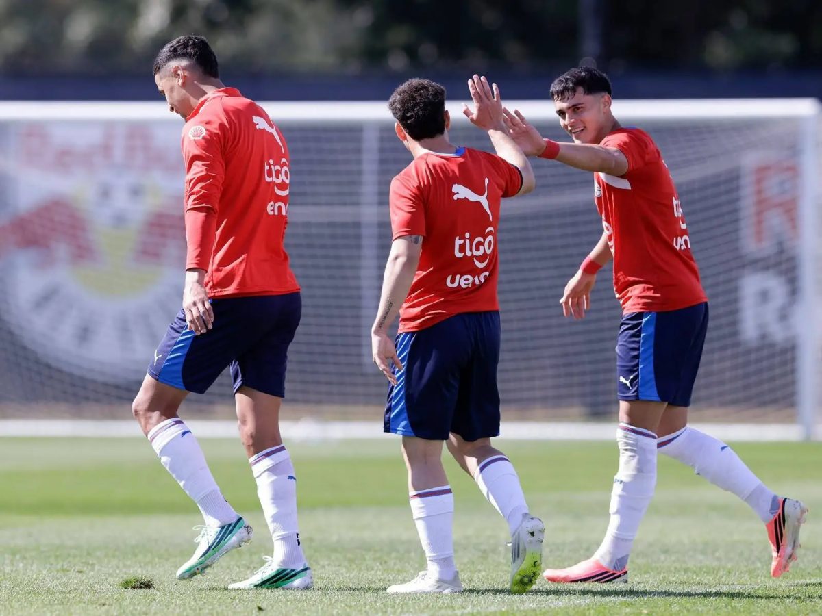 LA ALBIRROJA CERRÓ SU GIRA CON UN 8-1 EN UN PARTIDO DE ENTRENAMIENTO