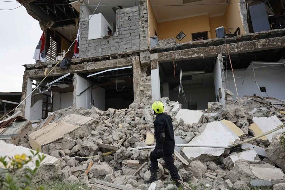 TERREMOTO DE MAGNITUD 7,7 SACUDE PANAMÁ Y PROVOCA DERRUMBES EN PENONOMÉ