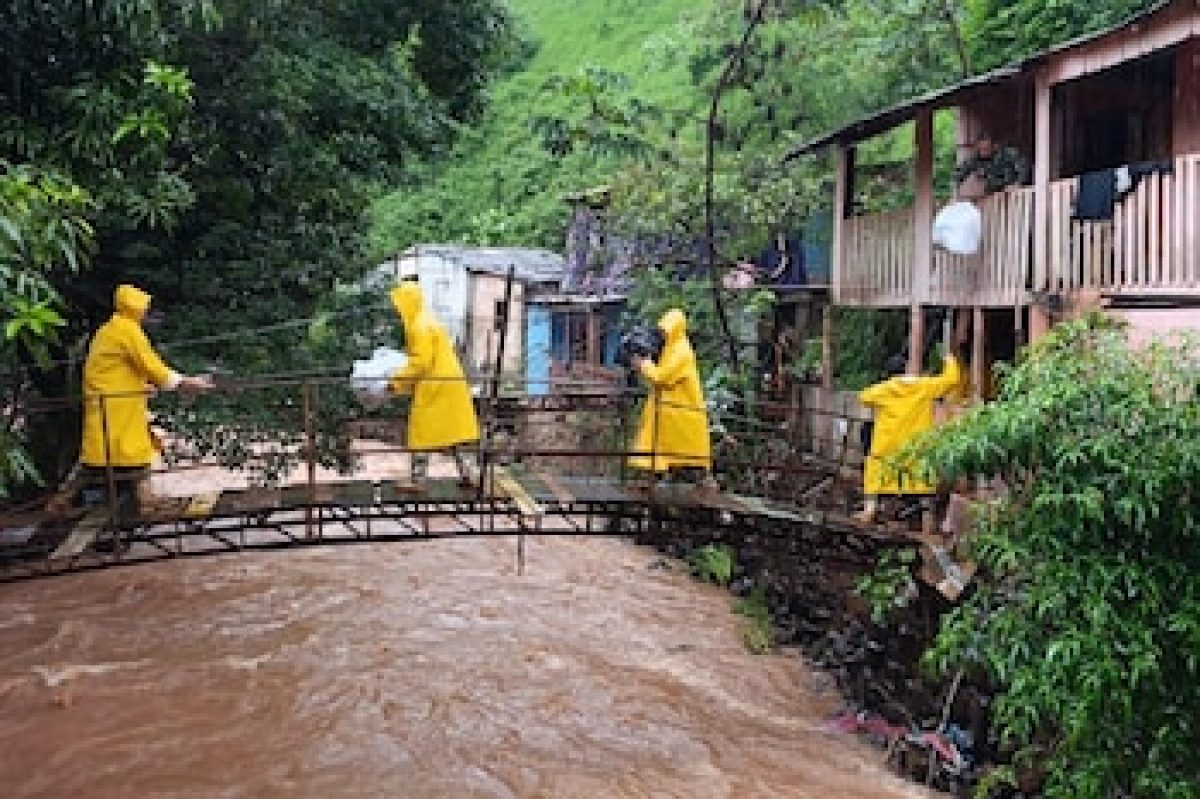 CRECIDA DEL PARANÁ: REPORTAN MÁS DE 600 FAMILIAS EVACUADAS Y CIERRES DE PASOS FLUVIALES