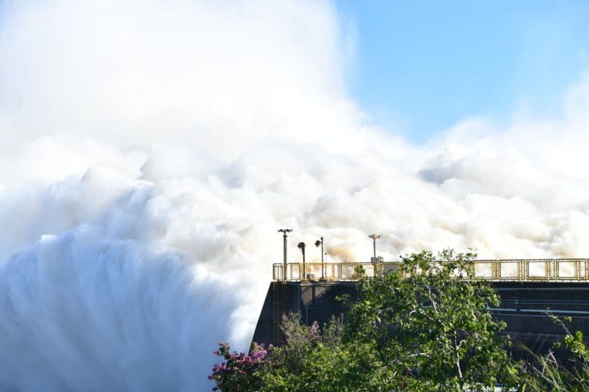 RÍO PARANÁ BAJA LEVEMENTE, PERO ITAIPU ADVIERTE SOBRE NUEVAS LLUVIAS: 230 FAMILIAS YA FUERON EVACUADAS EN CIUDAD DEL ESTE · Foto 2