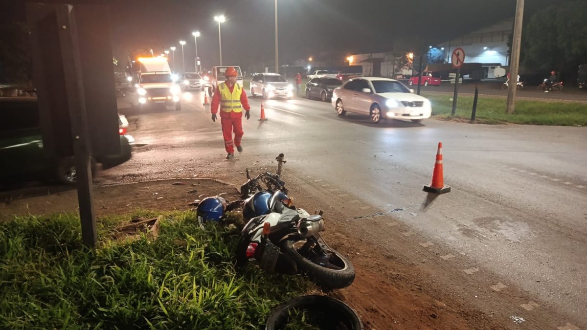 MOTOCICLISTA RESULTÓ HERIDO TRAS CHOCAR CONTRA UN AUTOMÓVIL EN EL KM 13 MONDAY